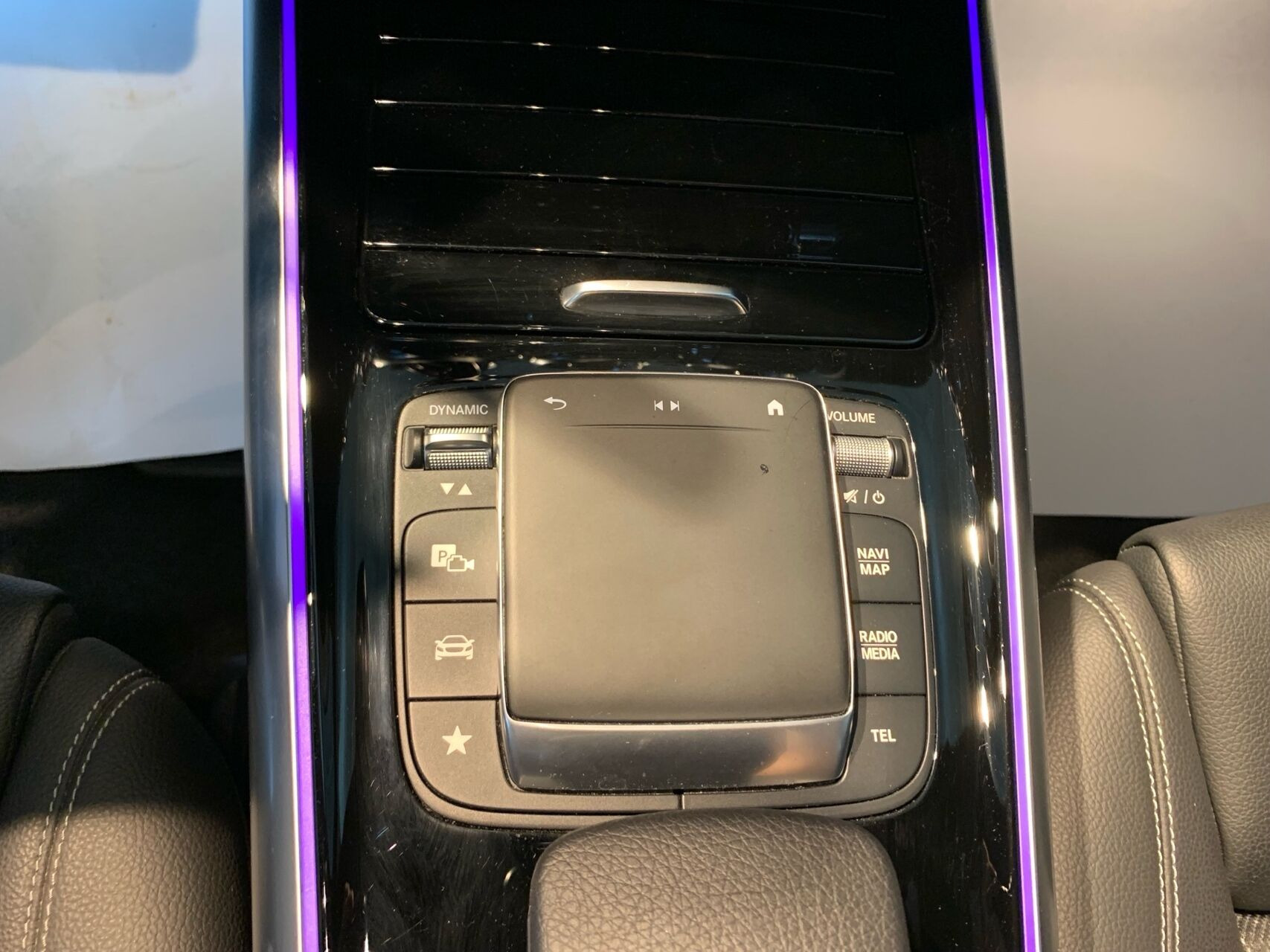 Hvid Mercedes EQA250+ fra 2023