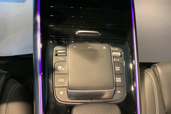 Hvid Mercedes EQA250+ fra 2023