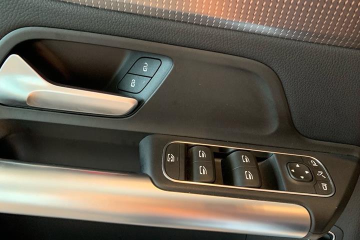 Hvid Mercedes EQA250+ fra 2023