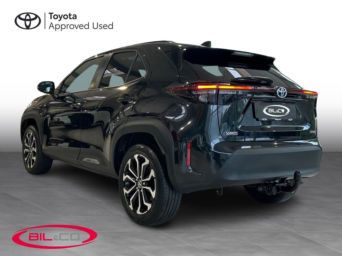 Sort Toyota Yaris Cross fra 2023