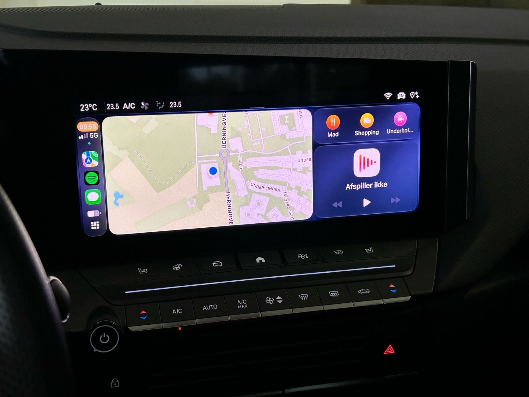 Blå Opel Astra-e fra 2025