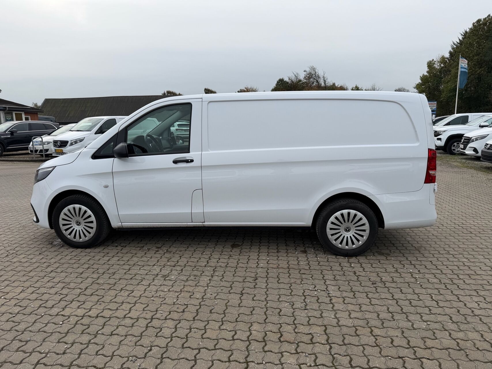 Hvid Mercedes Vito fra 2026