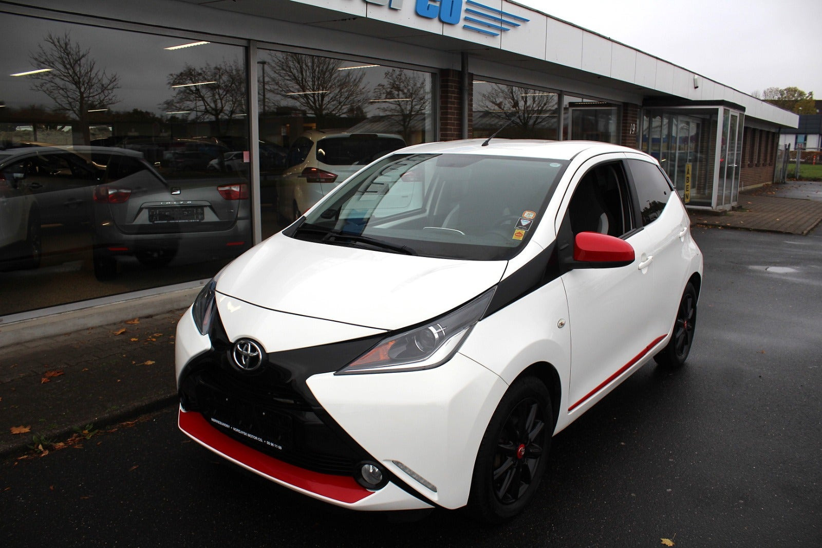 Hvid Toyota Aygo fra 2017