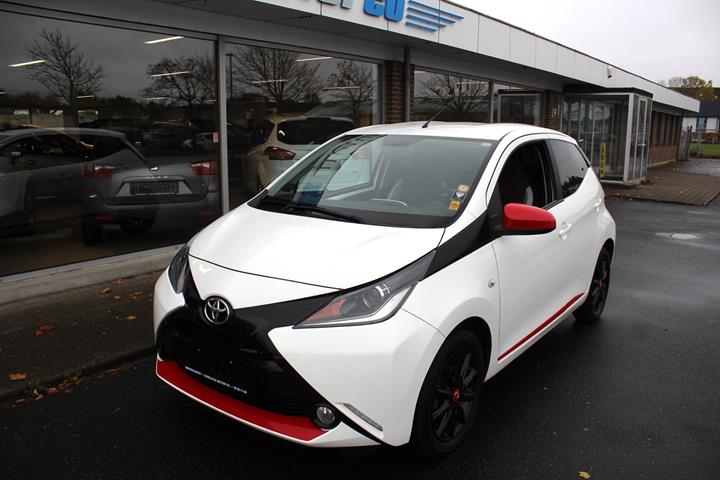 Hvid Toyota Aygo fra 2017