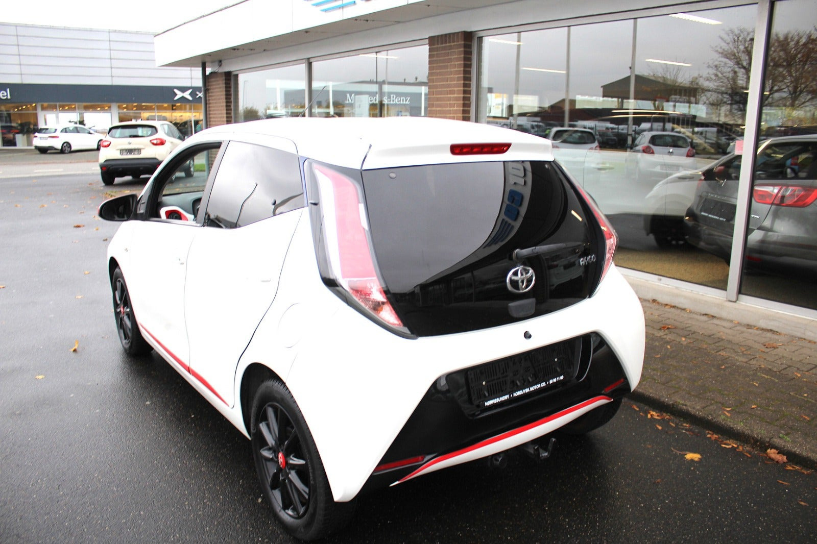 Hvid Toyota Aygo fra 2017