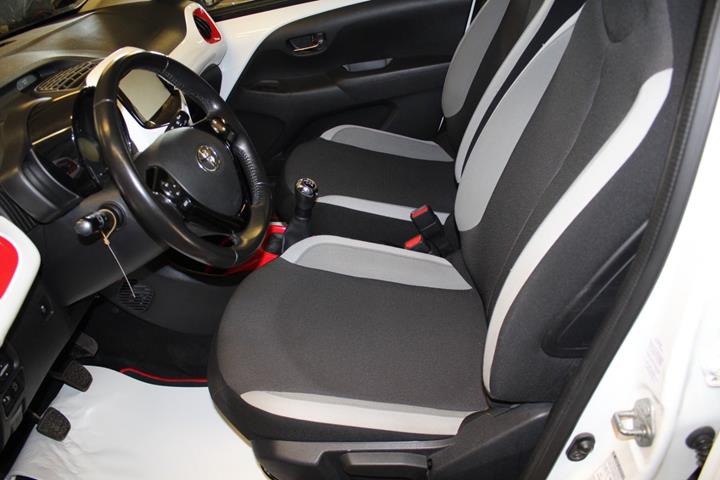 Hvid Toyota Aygo fra 2017