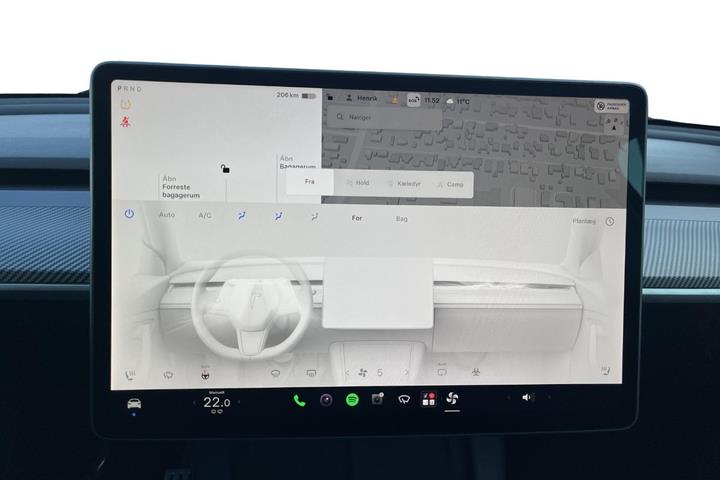 Hvid Tesla Model Y fra 2022