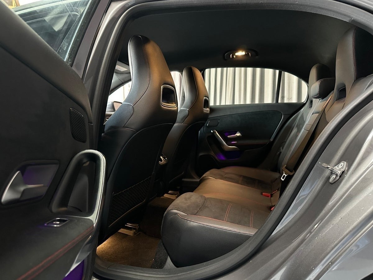 Grå Mercedes A200 fra 2018