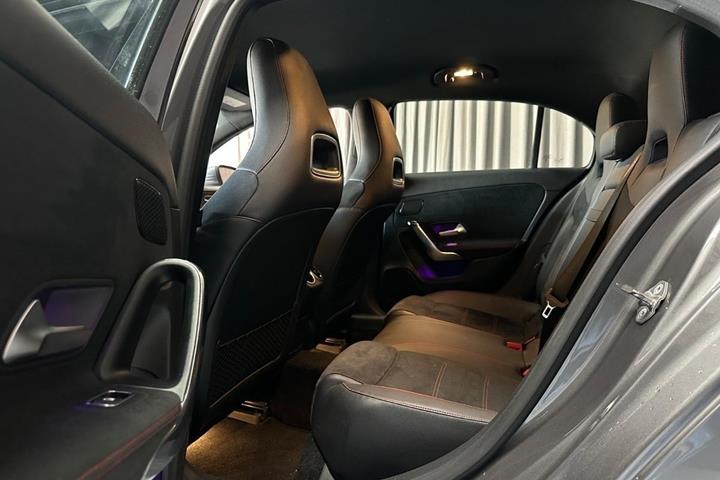 Grå Mercedes A200 fra 2018
