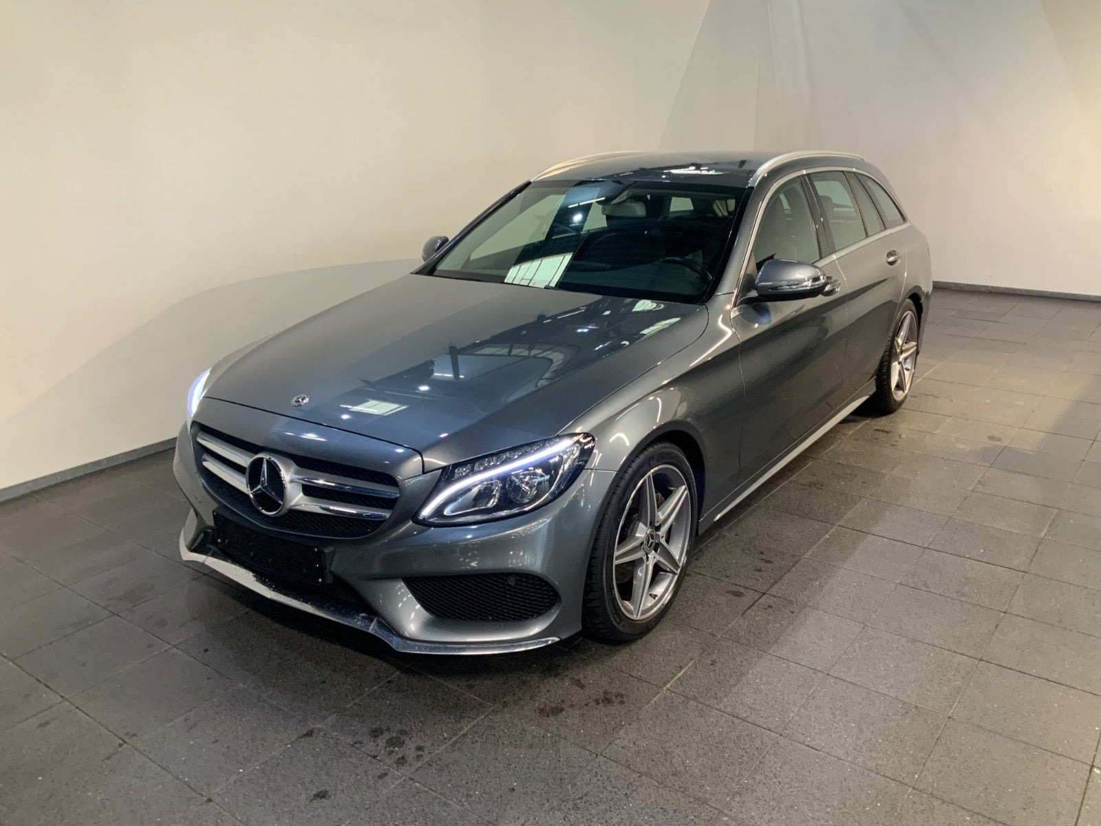 Mercedes C200 2,0 AMG Line stc.