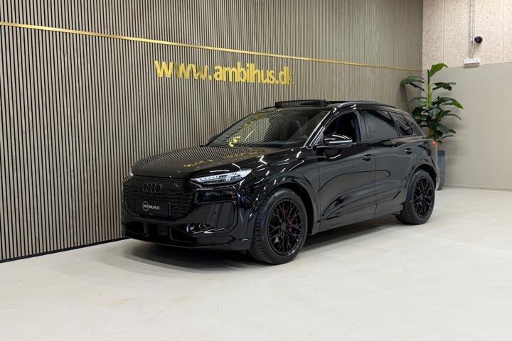 Sort Audi Q6 e-tron fra 2025