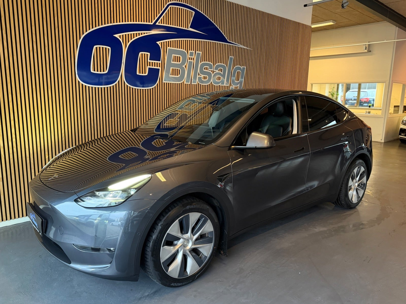 Tesla Model Y Long Range AWD