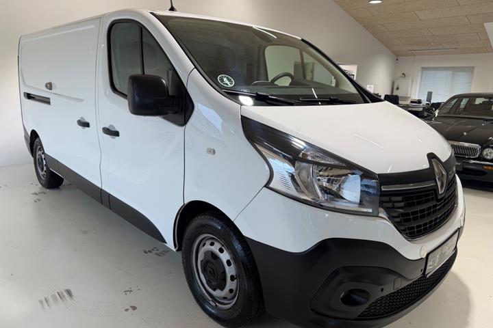Hvid Renault Trafic T29 fra 2019