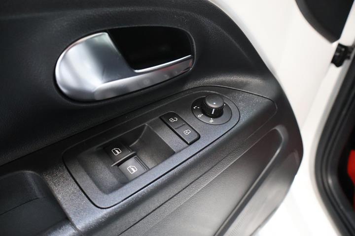 Hvid VW UP! fra 2018