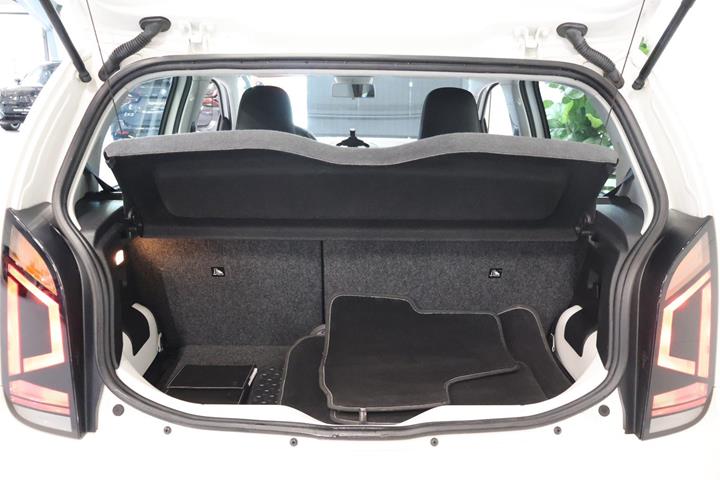 Hvid VW UP! fra 2018