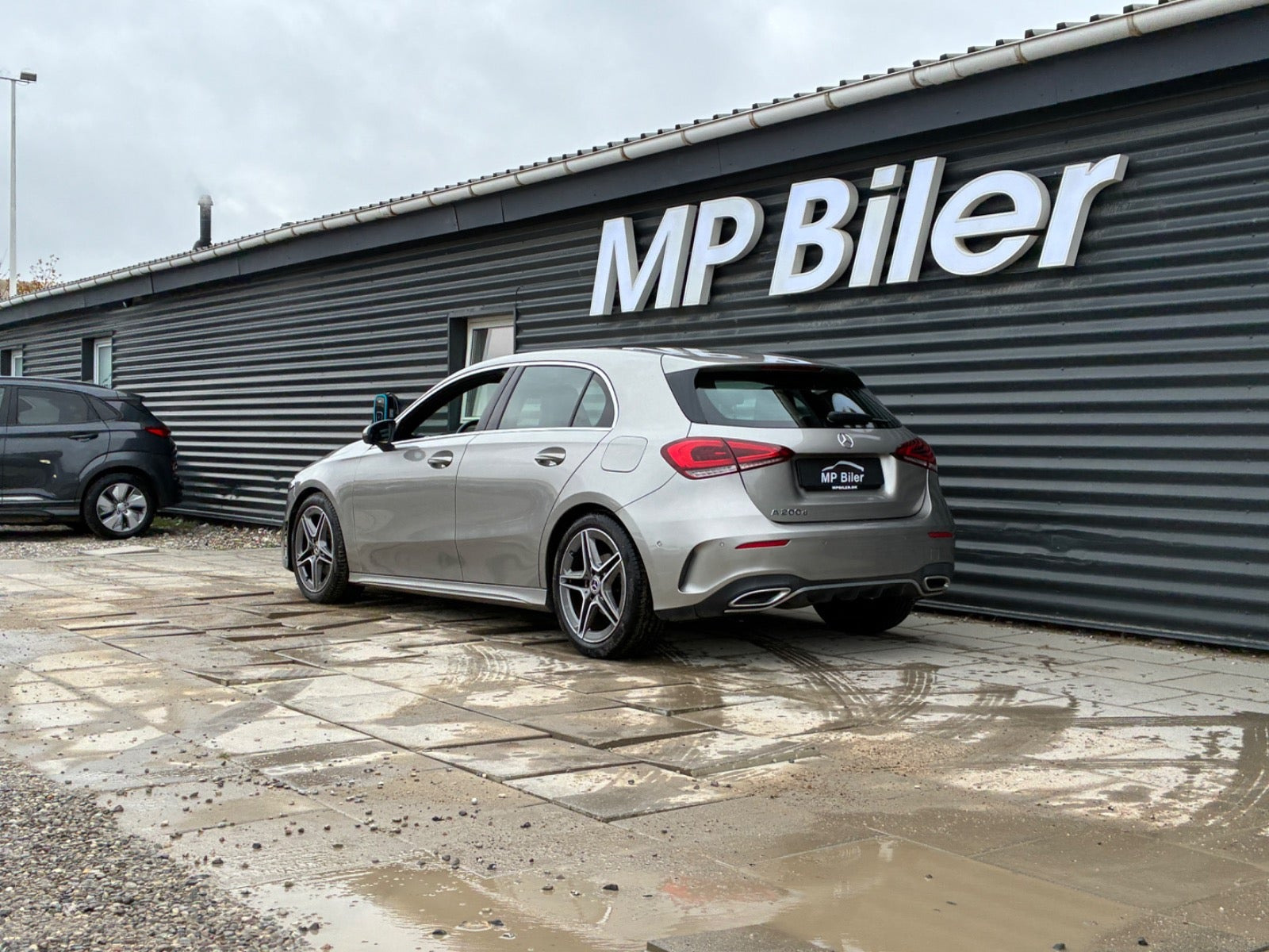 Grå Mercedes A200 d fra 2020