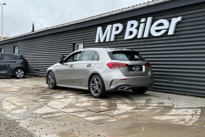 Grå Mercedes A200 d fra 2020