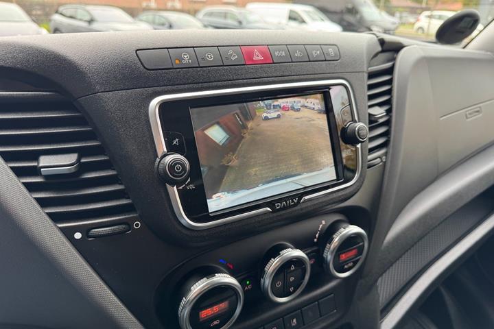 Hvid Iveco Daily fra 2022