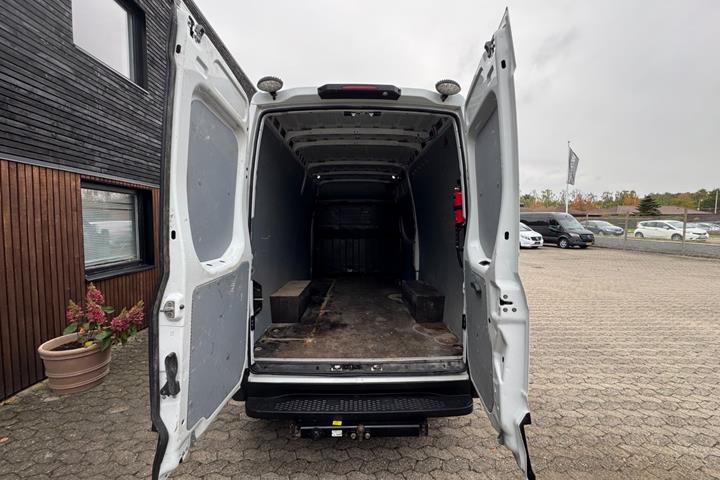 Hvid Iveco Daily fra 2022