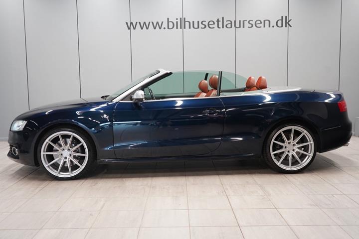 Blå Audi S5 fra 2011