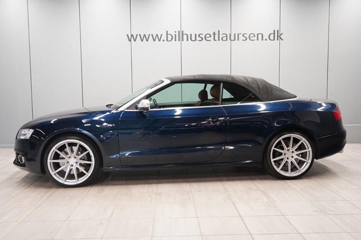 Blå Audi S5 fra 2011