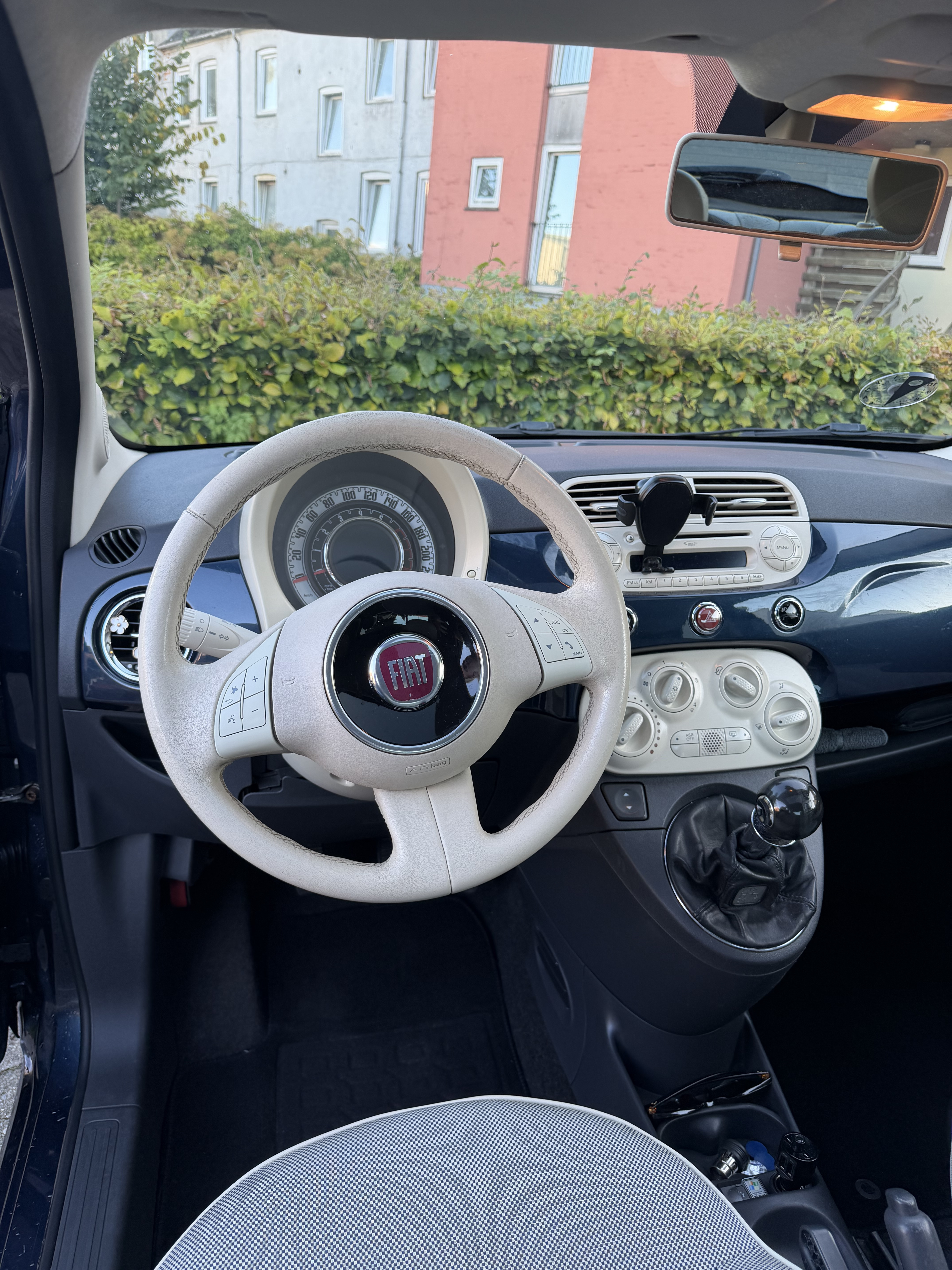Blå Fiat 500 fra 2008