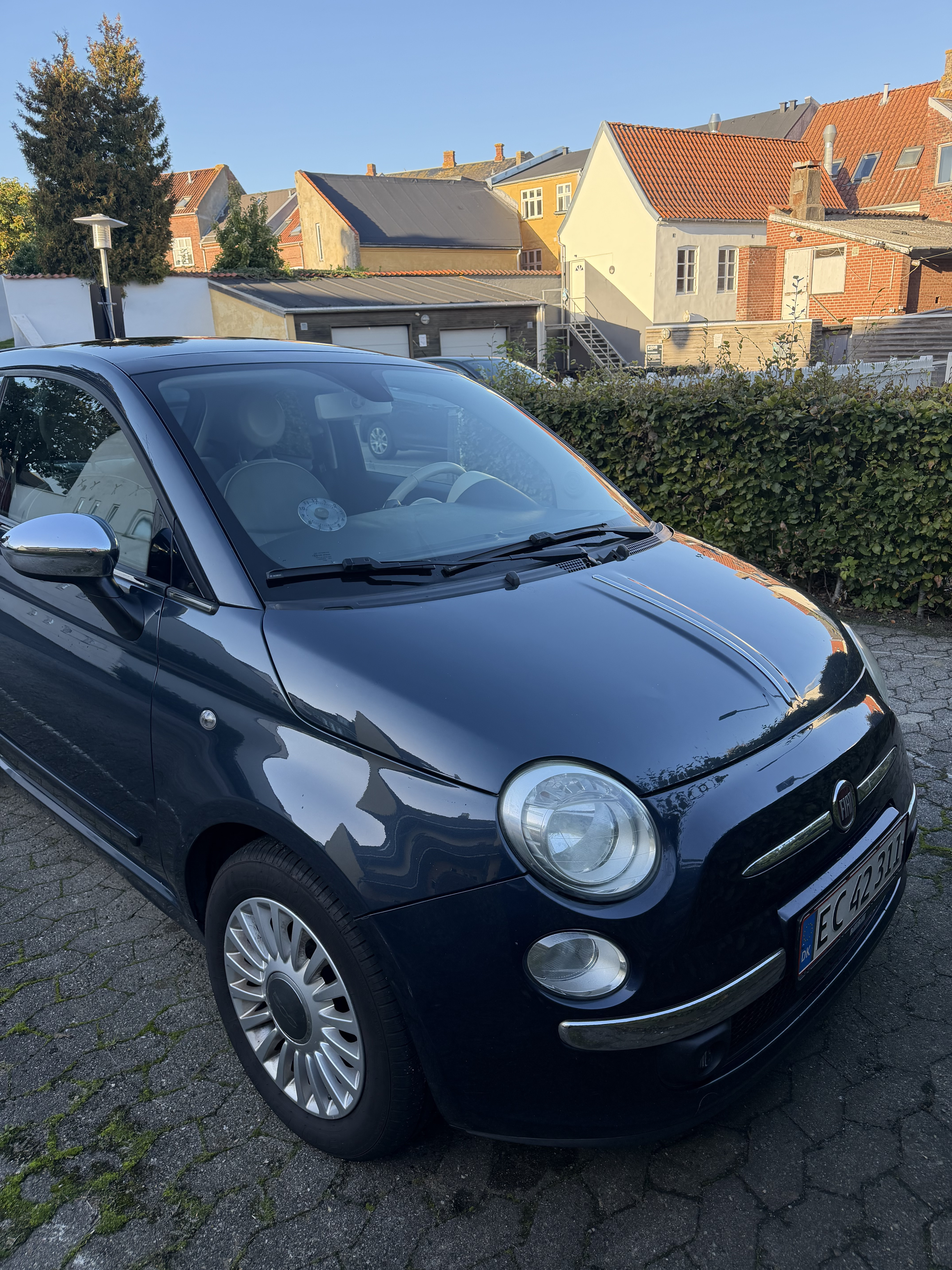 Blå Fiat 500 fra 2008