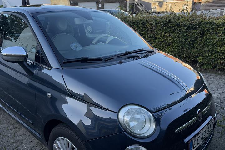 Blå Fiat 500 fra 2008