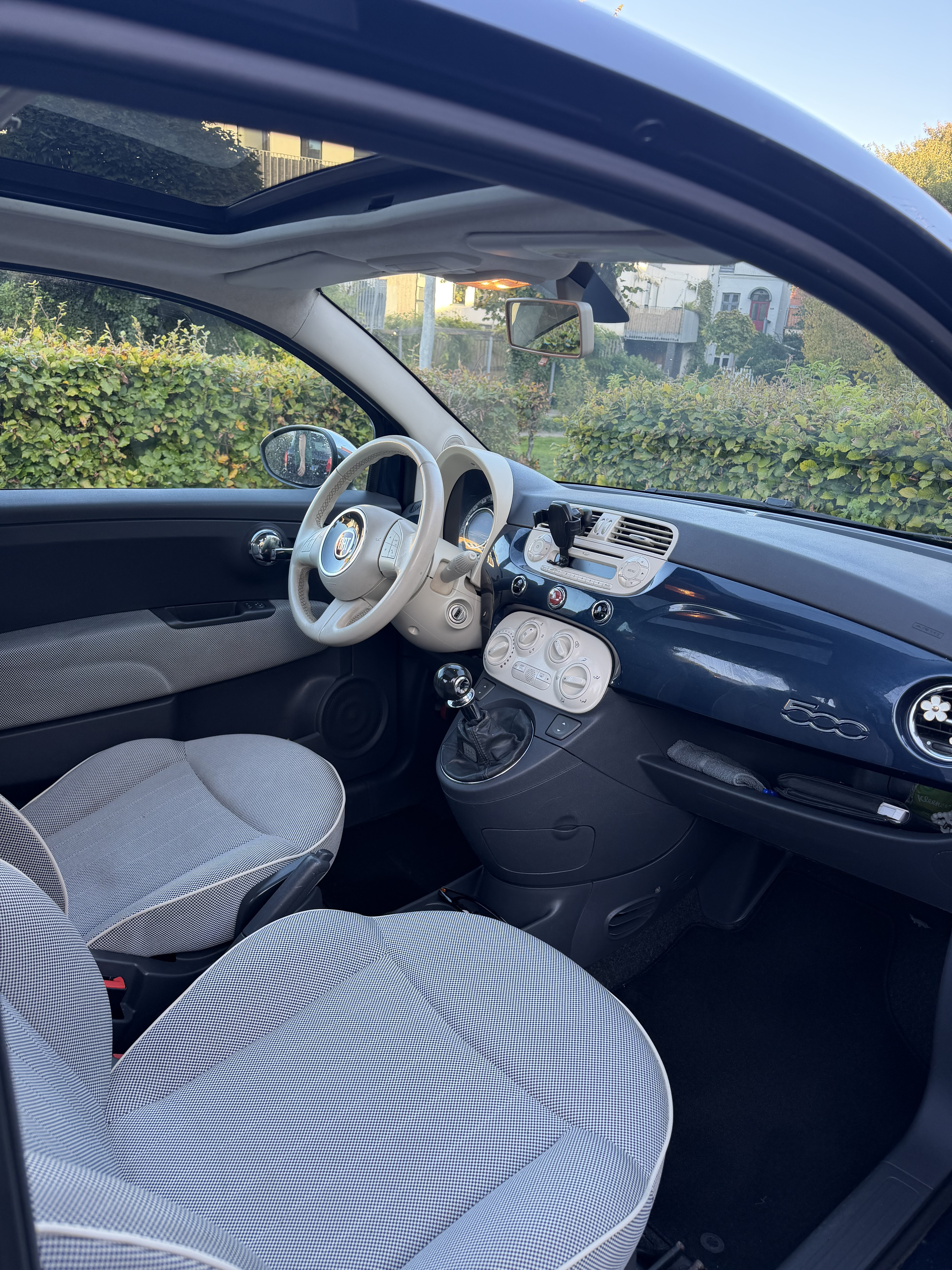 Blå Fiat 500 fra 2008