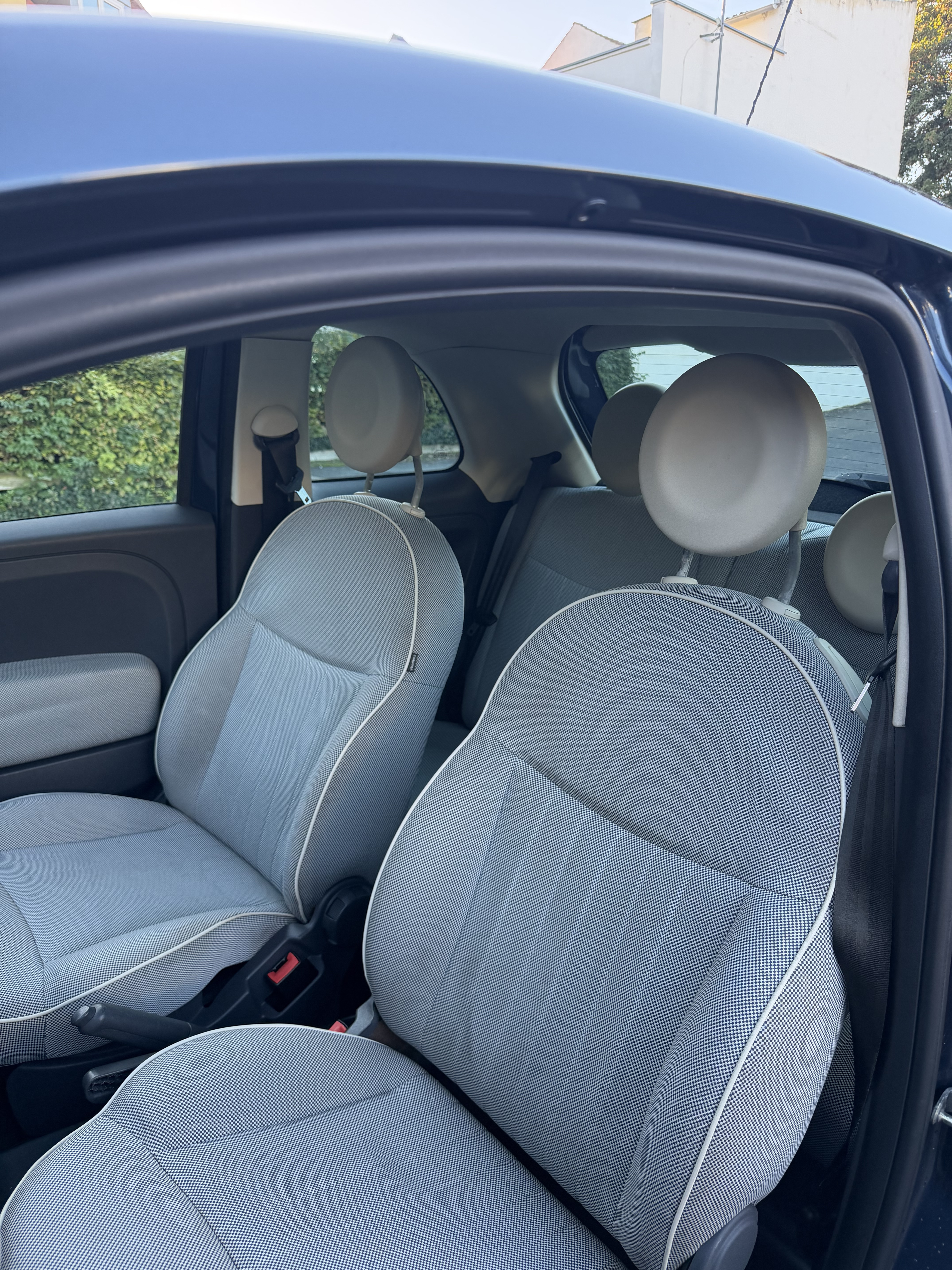 Blå Fiat 500 fra 2008
