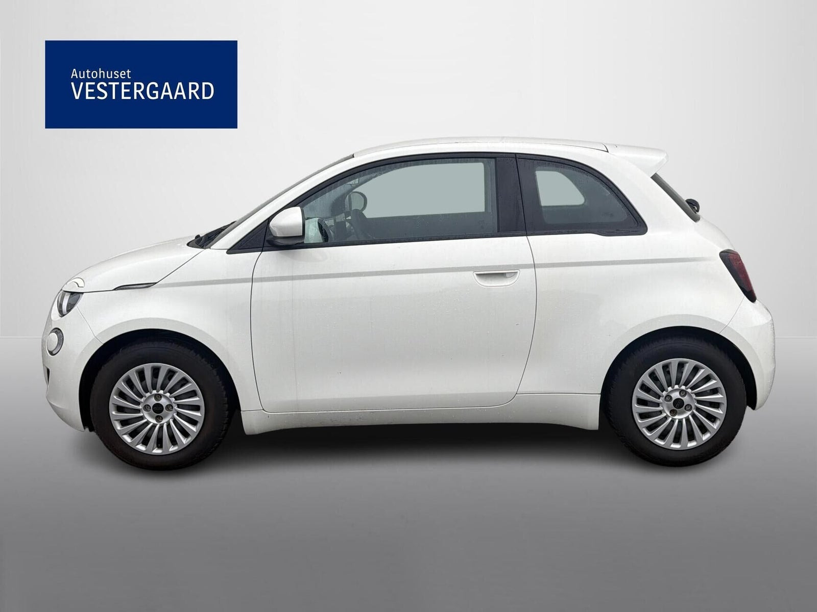 Hvid Fiat 500e fra 2023