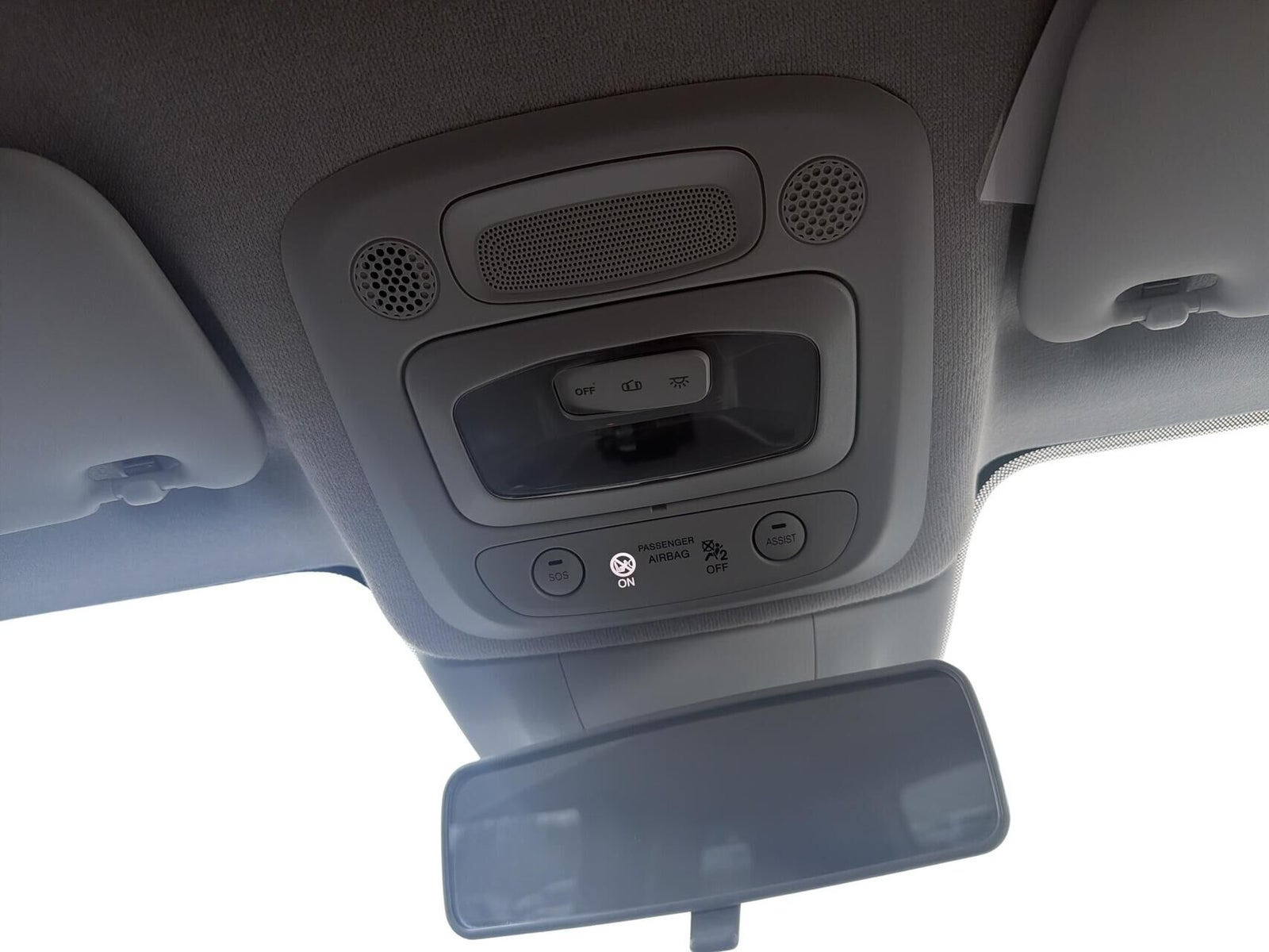 Hvid Fiat 500e fra 2023