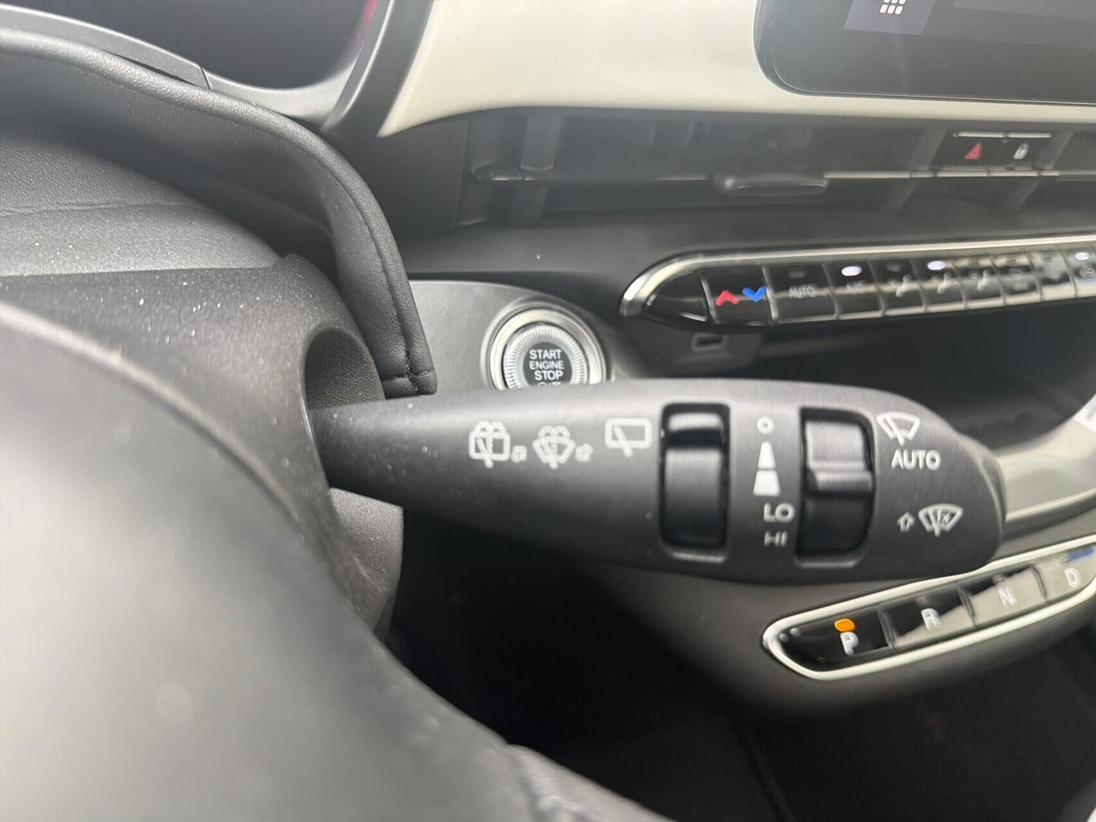 Hvid Fiat 500e fra 2023