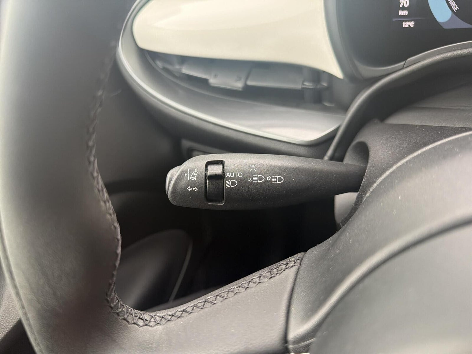 Hvid Fiat 500e fra 2023