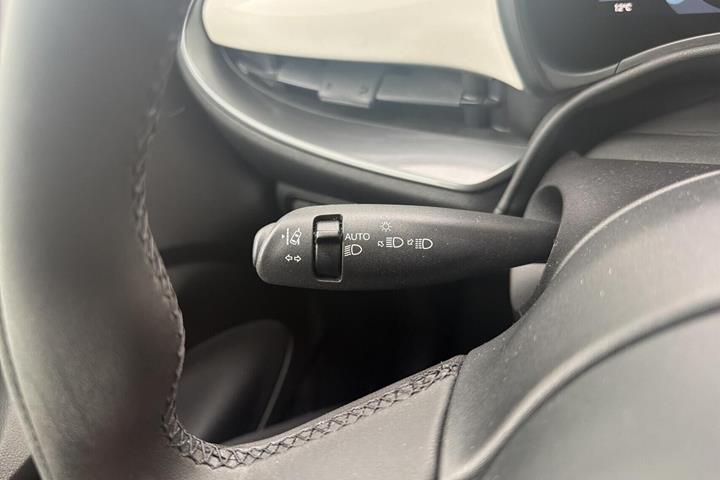 Hvid Fiat 500e fra 2023