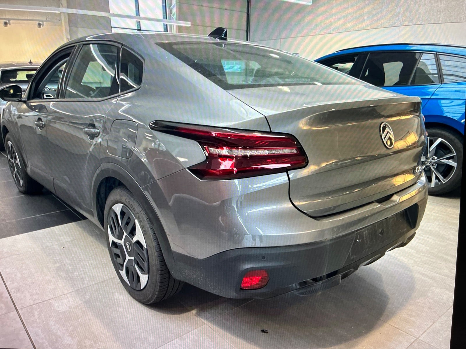 Grå Citroën ë-C4 X fra 2025