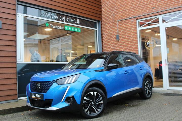 Blå Peugeot e-2008 fra 2020