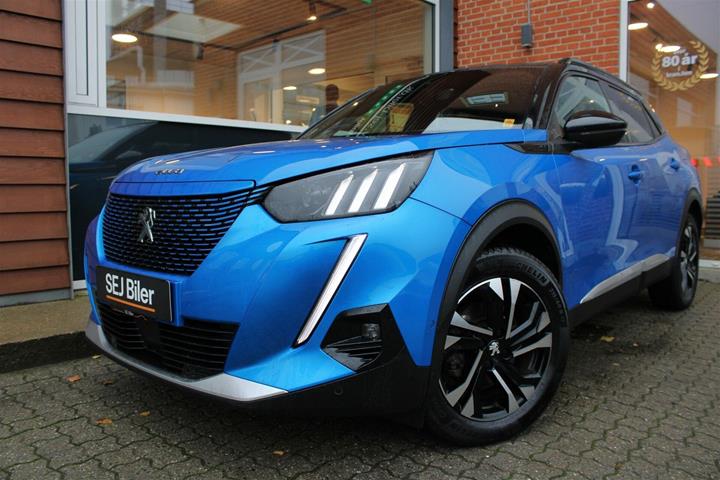 Blå Peugeot e-2008 fra 2020