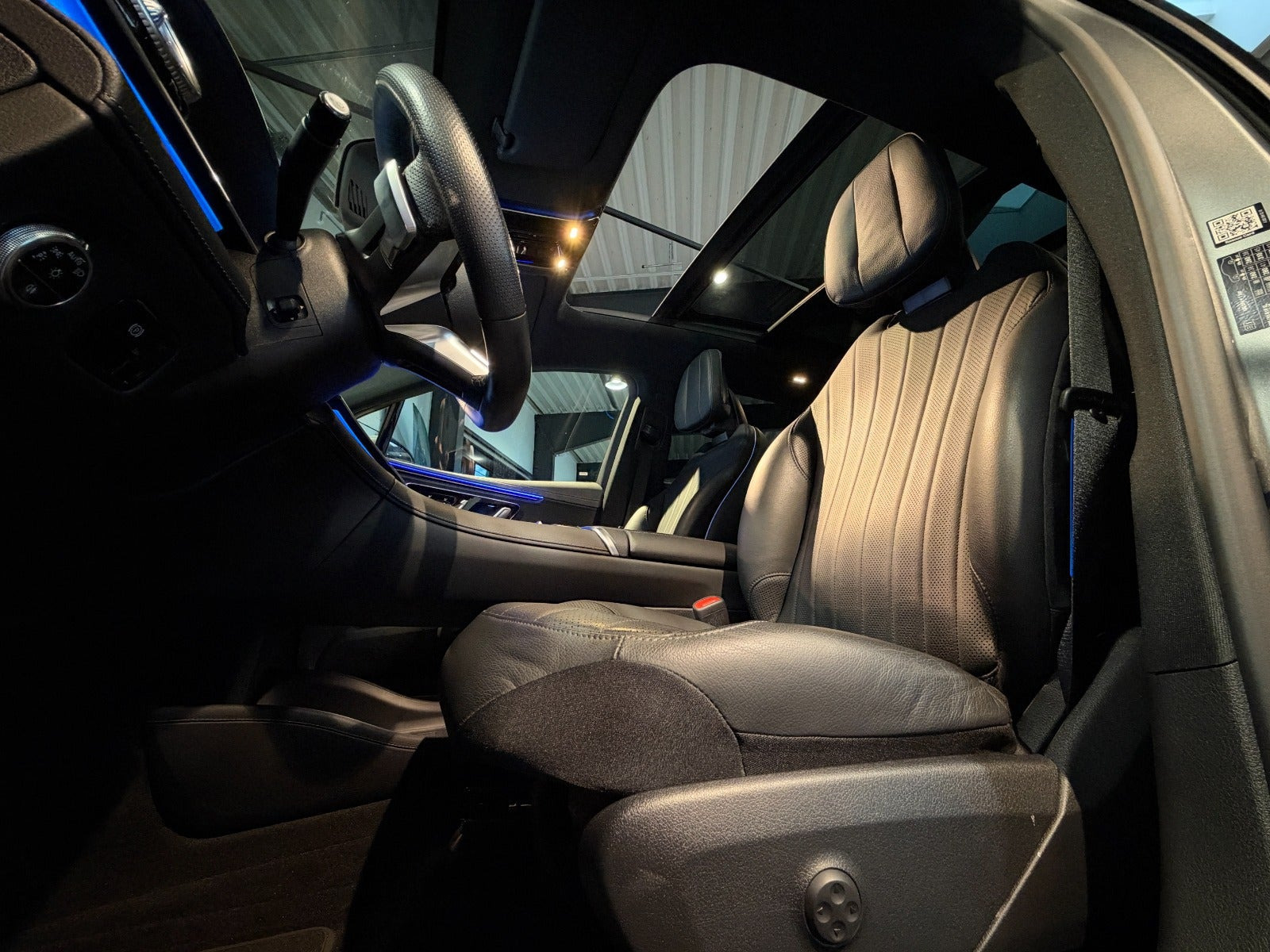 Grå Mercedes EQE500 SUV fra 2024