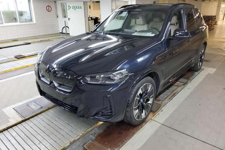 Blå BMW iX3 fra 2024