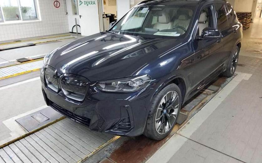 BMW iX3 Charged Plus M-Sport