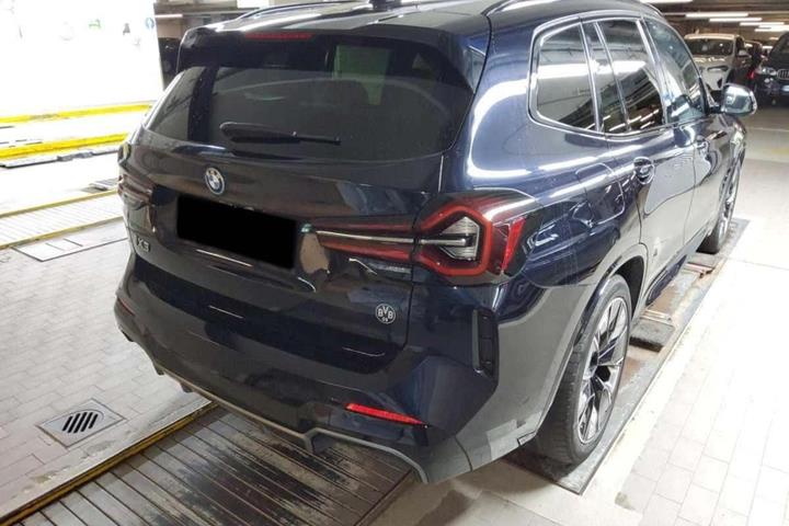 Blå BMW iX3 fra 2024