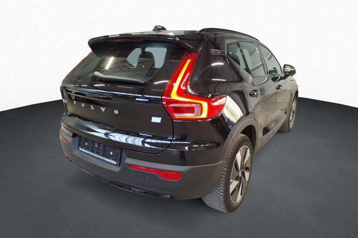 Sort Volvo XC40 fra 2024