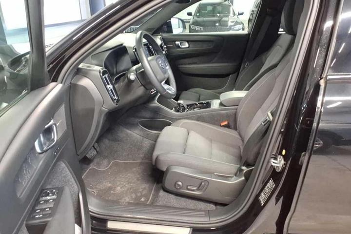Sort Volvo XC40 fra 2024