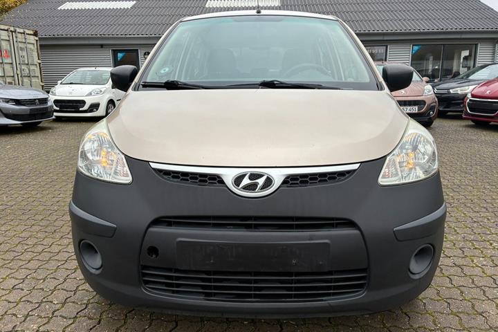 Beige Hyundai i10 fra 2008