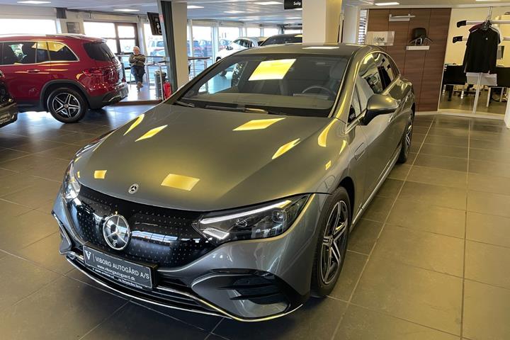 Grå Mercedes EQE350+ fra 2025