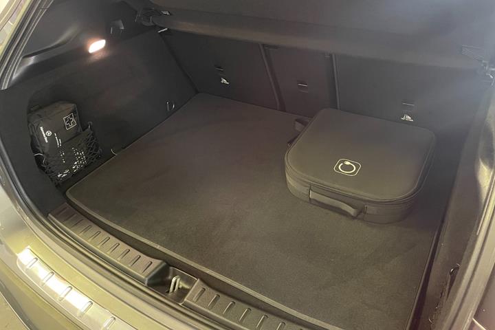 Grå Mercedes EQA250+ fra 2025