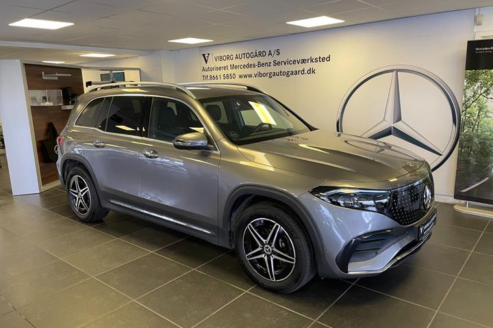 Grå Mercedes EQB250+ fra 2026