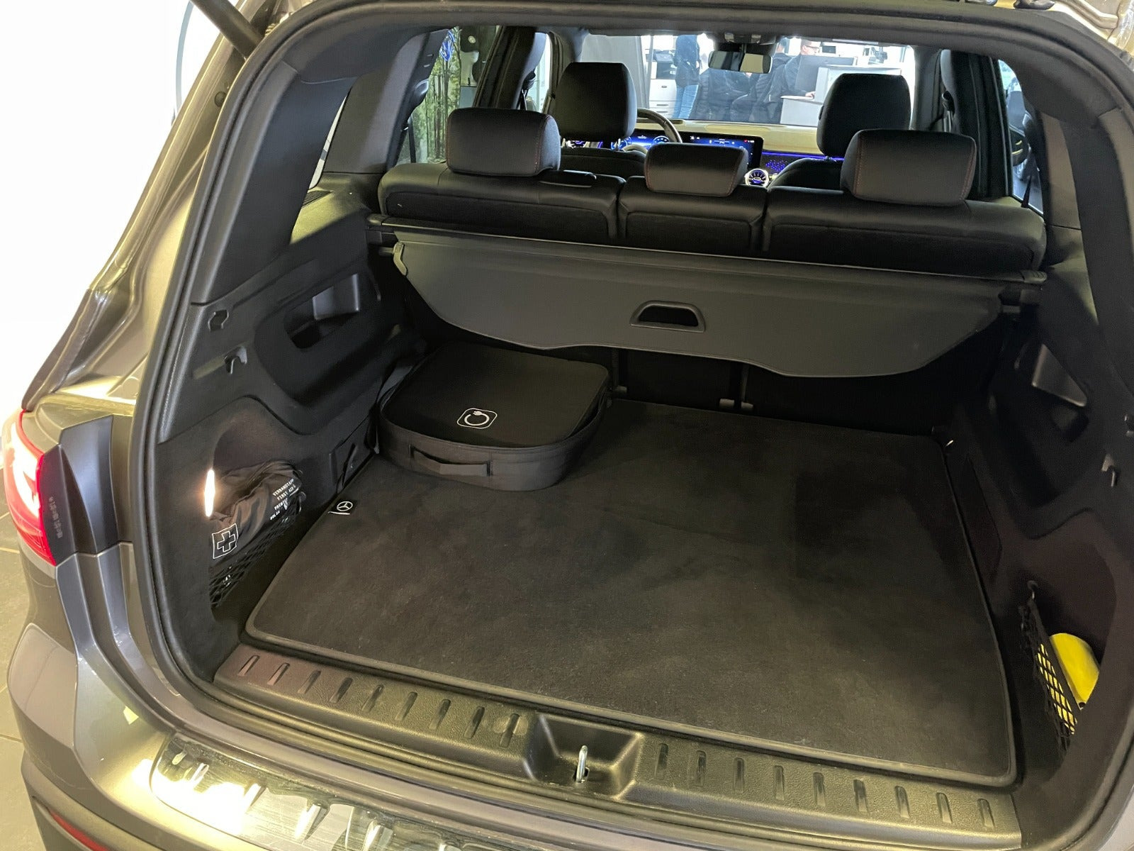 Grå Mercedes EQB250+ fra 2026