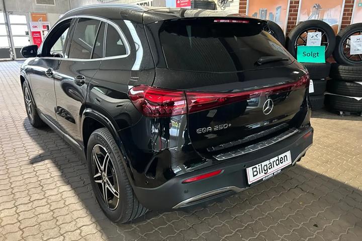 Sort Mercedes EQA250+ fra 2024